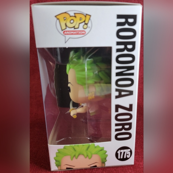 Roronoa Zoro funko # 1775 (nib) With pop protector - Picture 5 of 7